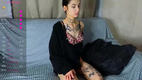 Snapshot of leonahines chatting on December 2025 02:31:01 AM Donna online show from December 2025 02:31:01 AM