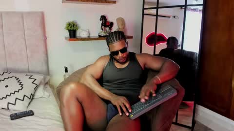 Snapshot of leonardo_jones1 chatting on February 2026 09:40:02 PM Leandro jones online show from February 2026 09:40:02 PM