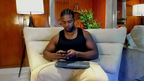 Snapshot of leonardo_jones1 chatting on February 2026 02:31:02 AM Leandro jones online show from February 2026 02:31:02 AM