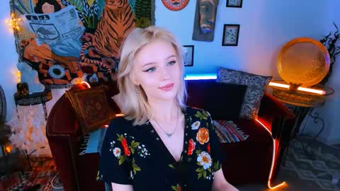 Snapshot of leonastone chatting on September 2025 05:24:02 PM leonastone online show from September 2025 05:24:02 PM