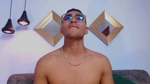 Leon online show from December 2025 06:37:02 PM