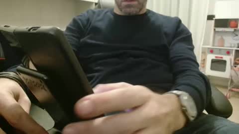 Snapshot of leone44 chatting on November 2025 04:40:01 PM angel e sonia online show from November 2025 04:40:01 PM