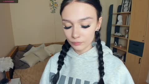 Alice online show from April 2026 07:03:02 PM