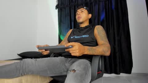 Snapshot of leonidas1195 chatting on March 2026 02:05:02 AM leonidas1.1 online show from March 2026 02:05:02 AM