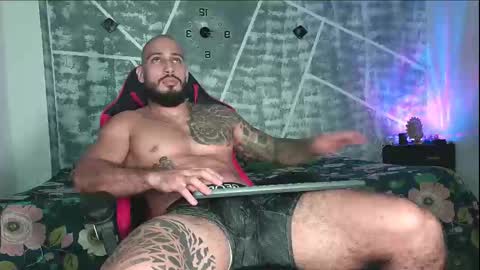 Snapshot of leonidas_k18 chatting on November 2025 01:16:02 AM ANDRES online show from November 2025 01:16:02 AM