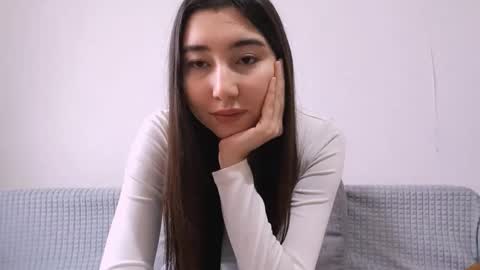 Snapshot of leonieschmith chatting on November 2025 10:15:02 AM Alice online show from November 2025 10:15:02 AM