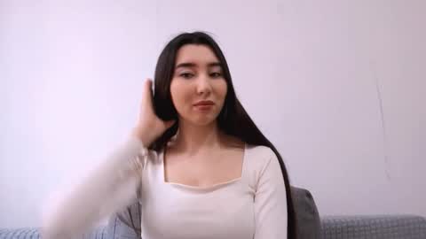 Snapshot of leonieschmith chatting on November 2025 09:11:01 AM Alice online show from November 2025 09:11:01 AM