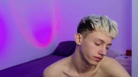 Snapshot of leonlure chatting on December 2025 08:27:01 PM leonlure online show from December 2025 08:27:01 PM