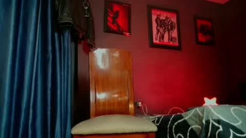 Snapshot of leonnardojaramillo chatting on May 2026 01:45:01 AM Lenardo jaramillo online show from May 2026 01:45:01 AM