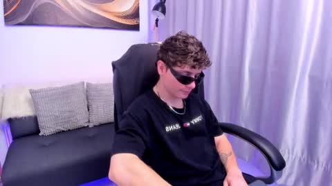 Leo  online show from December 2025 05:06:02 AM