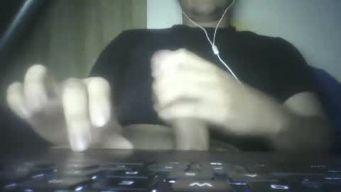 leoonel_95 online show from December 2024 04:21:01 AM