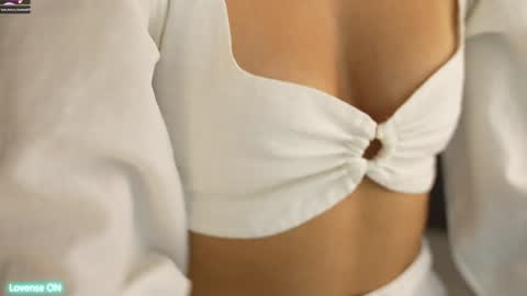 Snapshot of leoramallis chatting on December 2024 04:29:02 PM Leora online show from December 2024 04:29:02 PM