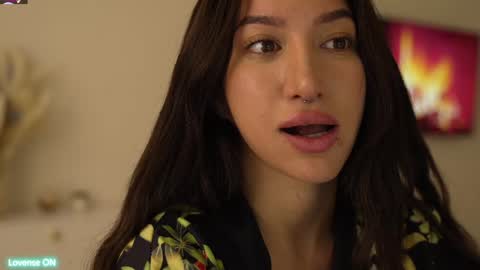 Snapshot of leoramallis chatting on January 2025 08:42:01 PM Leora online show from January 2025 08:42:01 PM