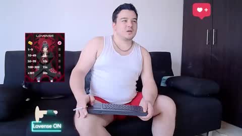 leoreem_ online show from February 2026 09:42:01 PM