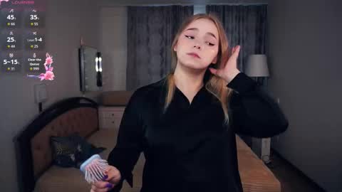 Snapshot of leotafredericks chatting on October 2025 06:52:01 AM Hello everyone Im Lora Its my first day Were going to have fun together online show from October 2025 06:52:01 AM