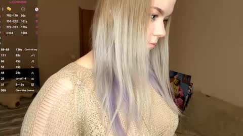 Snapshot of leotafredericks chatting on February 2026 07:06:01 PM Hello everyone Im Lora Its my first day Were going to have fun together online show from February 2026 07:06:01 PM