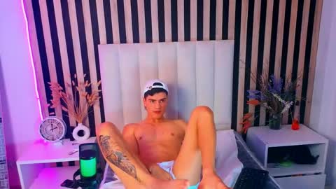 leotease online show from April 2026 07:49:01 PM