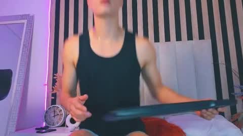 leotease online show from April 2026 07:11:02 PM