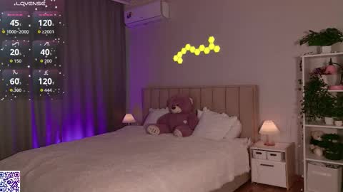 Snapshot of lerakit chatting on September 2025 03:12:02 PM Nicole Moore online show from September 2025 03:12:02 PM