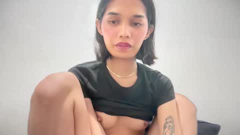 Trisha18 online show from November 2025 05:22:02 AM