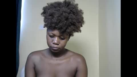 Snapshot of leslie_bebby2 chatting on March 2025 05:33:02 AM leslie online show from March 2025 05:33:02 AM