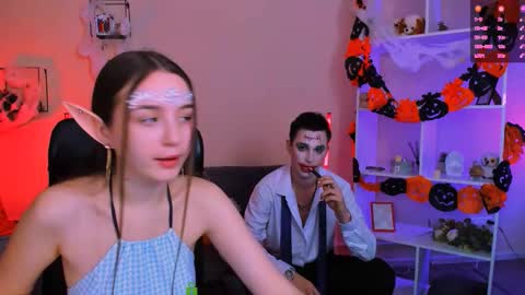 Snapshot of leslie_bird chatting on October 2025 08:59:01 AM leslie_bird online show from October 2025 08:59:01 AM