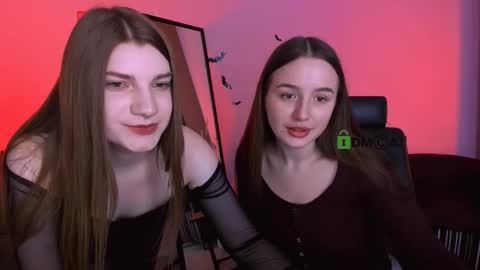 Snapshot of leslie_bird chatting on November 2025 09:43:01 AM leslie_bird online show from November 2025 09:43:01 AM