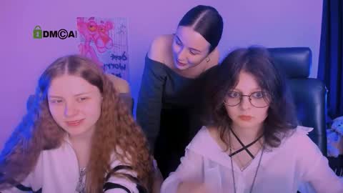 Snapshot of leslie_bird chatting on November 2025 12:16:02 PM leslie_bird online show from November 2025 12:16:02 PM