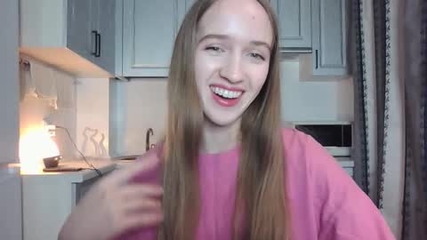  LESLIE   online show from September 2025 08:08:02 PM