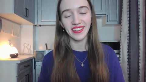  LESLIE   online show from September 2025 07:19:02 PM