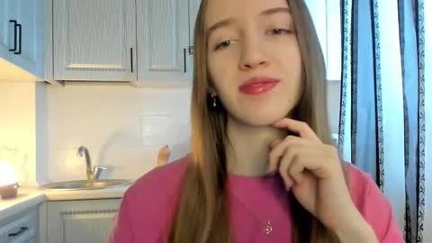  LESLIE   online show from December 2025 08:20:02 AM