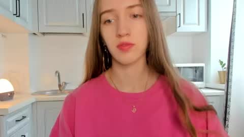 Snapshot of leslie_my_lovee chatting on July 2026 12:11:02 PM LESLIE online show from July 2026 12:11:02 PM