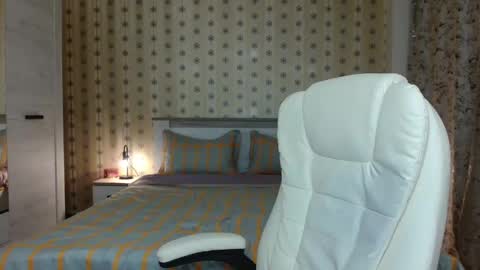 Snapshot of leslie_secret chatting on January 2025 01:41:01 AM leslie_secret online show from January 2025 01:41:01 AM