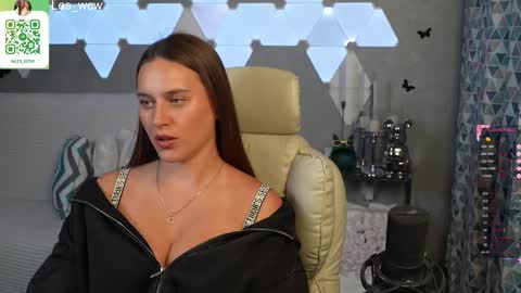 LeslieKorfs online show from September 2025 07:47:01 PM