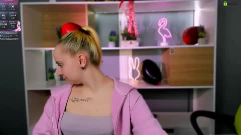 Snapshot of lesly_chilli chatting on February 2026 01:20:01 PM lesly_chilli online show from February 2026 01:20:01 PM