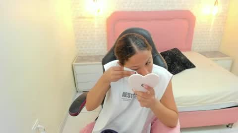 Snapshot of leslysimpson chatting on June 2026 12:28:02 PM online show from June 2026 12:28:02 PM