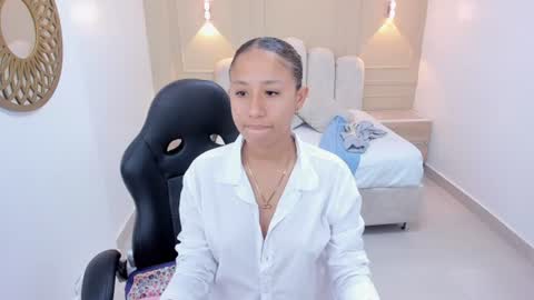 Snapshot of leslysimpson chatting on July 2026 07:42:01 PM online show from July 2026 07:42:01 PM