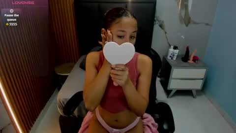 Snapshot of leslysimpson chatting on July 2026 12:33:01 PM online show from July 2026 12:33:01 PM
