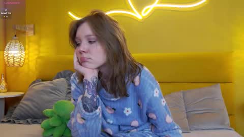 Lessy online show from January 2026 04:38:02 AM