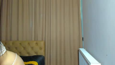 lesyaliss online show from May 2026 08:18:02 PM