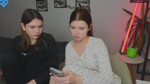 Snapshot of let_me_seee chatting on January 2025 12:27:02 PM Fiona online show from January 2025 12:27:02 PM