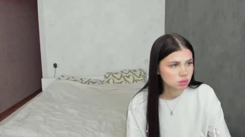 Snapshot of let_me_seee chatting on February 2025 04:48:02 PM Fiona online show from February 2025 04:48:02 PM