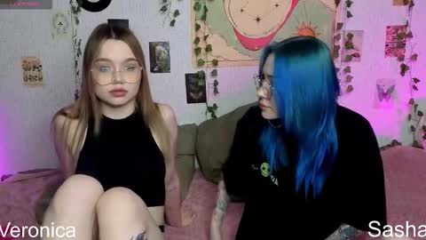 Snapshot of let_me_seee chatting on November 2025 06:12:01 PM Fiona online show from November 2025 06:12:01 PM