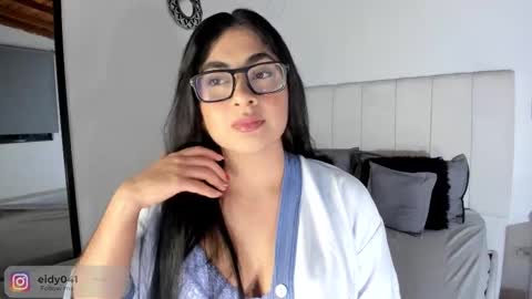 Leticia online show from October 2025 12:47:02 AM