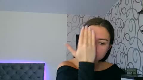 Emily online show from October 2025 07:01:02 AM