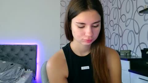 Emily online show from October 2025 07:32:01 AM