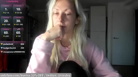 Snapshot of leusee chatting on November 2025 04:30:01 PM LeaVixx online show from November 2025 04:30:01 PM