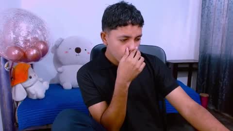 Snapshot of levii_7 chatting on December 2025 12:54:01 PM 0600AM-1200PM - online show from December 2025 12:54:01 PM