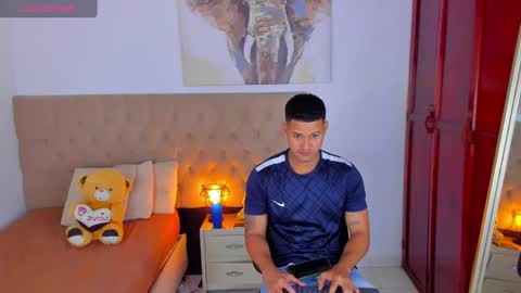 Snapshot of lewishamiltom chatting on March 2025 06:30:01 PM lewis online show from March 2025 06:30:01 PM