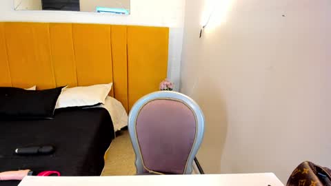 Lexi Howard  online show from December 2024 06:40:01 AM